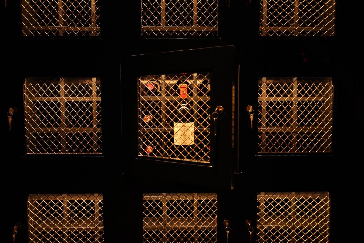 PRIVATE WINE LOCKERS